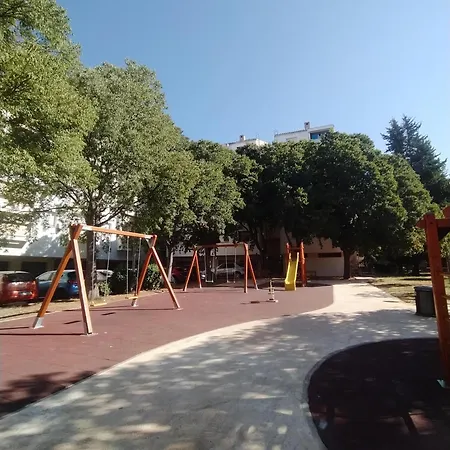 Lukas 6 شقة زادار